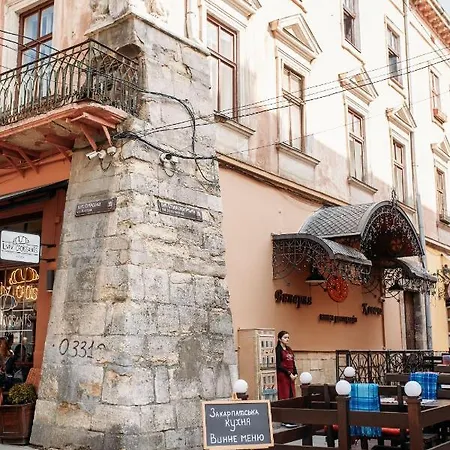 Cozy Loft В Самому Центрі Львова Apartment Exterior photo